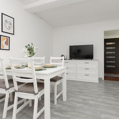 ורשה Metro Plac Wilsona Apartments Mickiewicza By Noclegi Renters מראה חיצוני תמונה