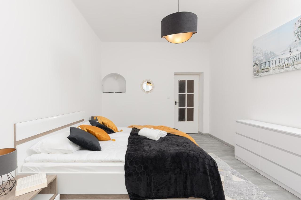 ורשה Metro Plac Wilsona Apartments Mickiewicza By Noclegi Renters מראה חיצוני תמונה