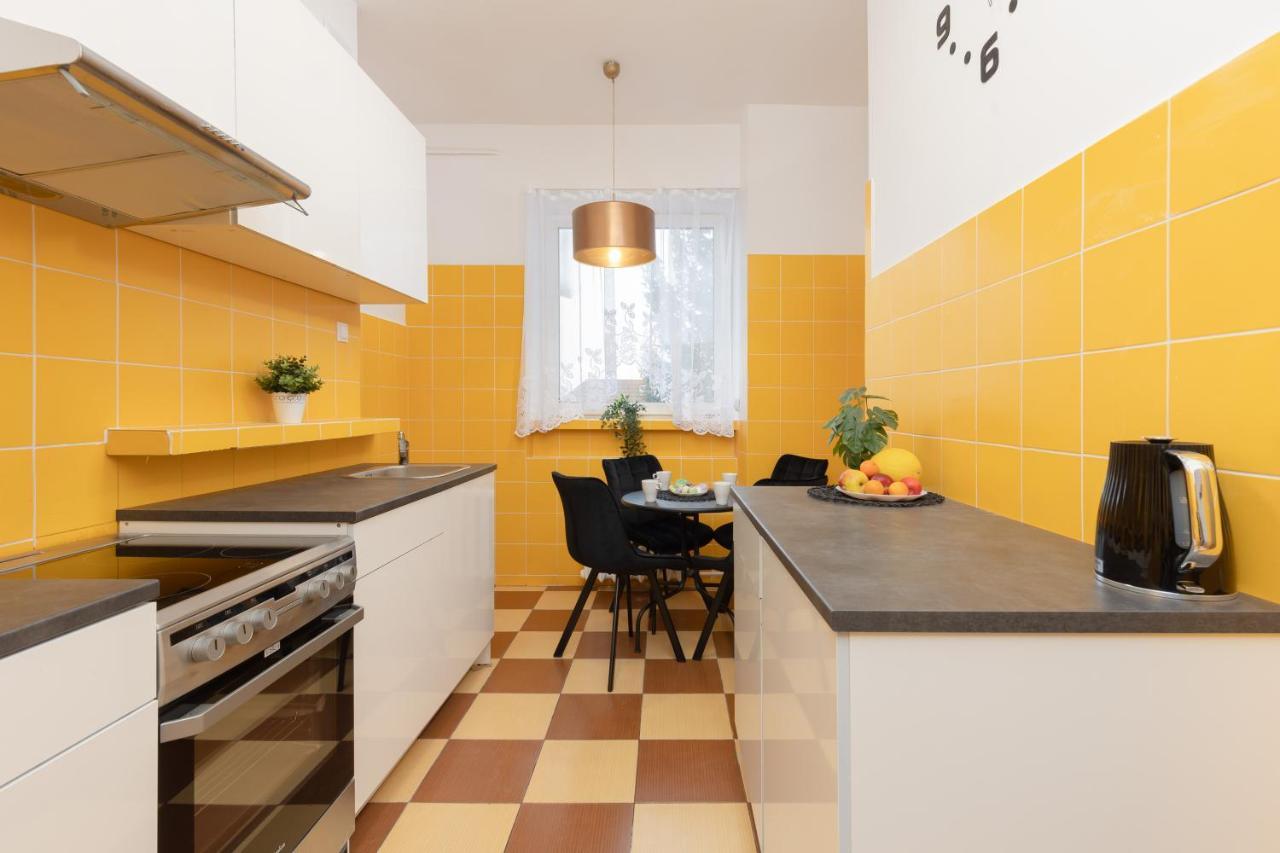 ורשה Metro Plac Wilsona Apartments Mickiewicza By Noclegi Renters מראה חיצוני תמונה