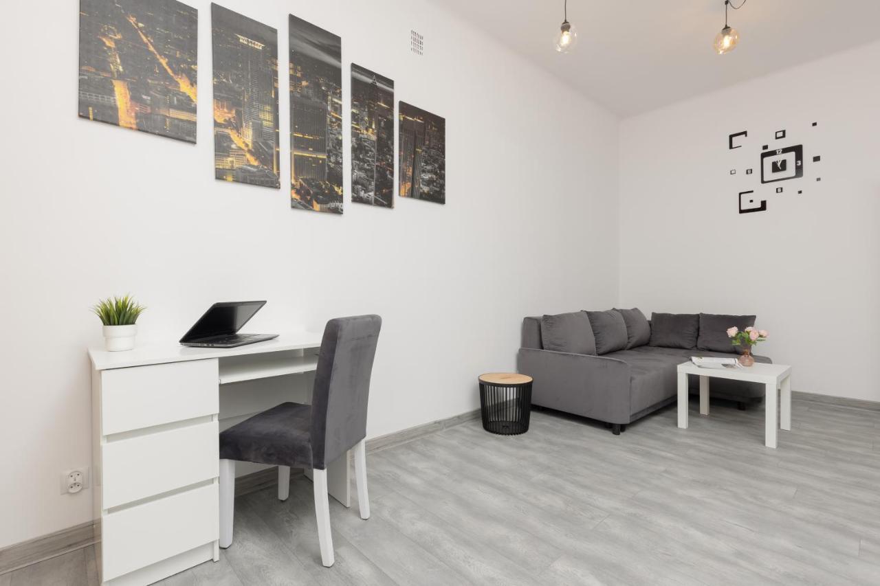 ורשה Metro Plac Wilsona Apartments Mickiewicza By Noclegi Renters מראה חיצוני תמונה