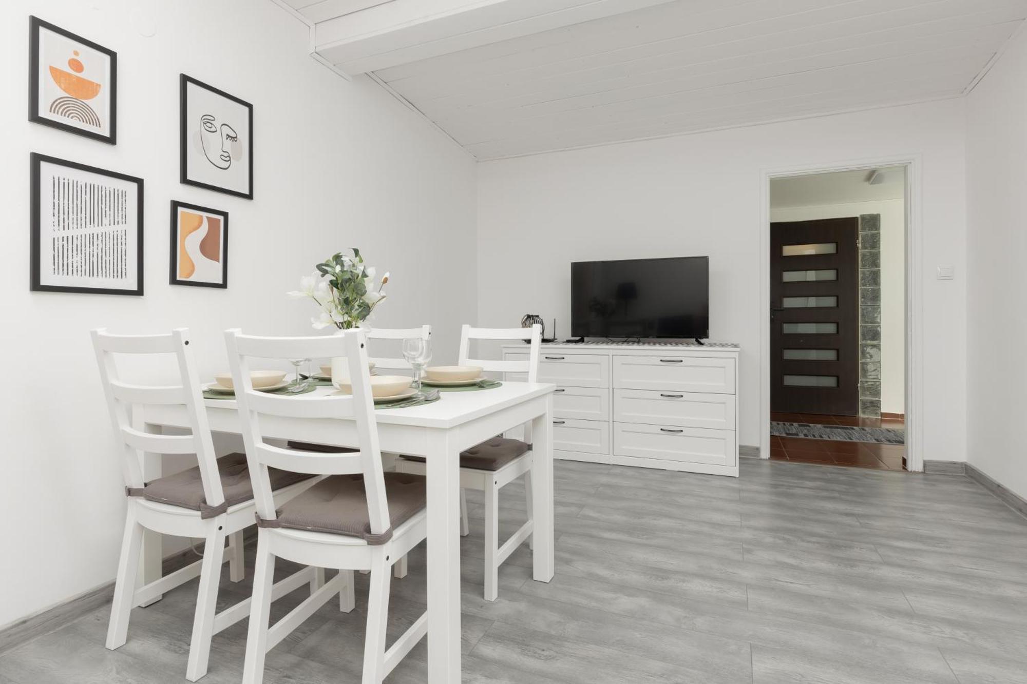 ורשה Metro Plac Wilsona Apartments Mickiewicza By Noclegi Renters מראה חיצוני תמונה